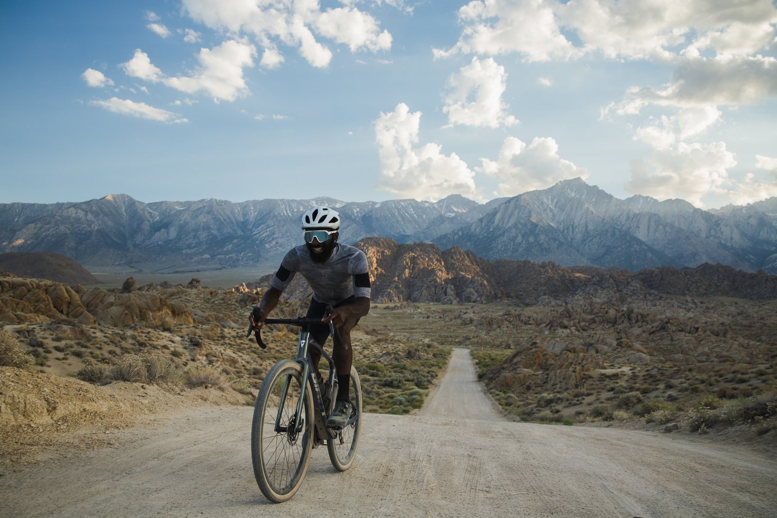 Giant Revolt Advanced 2 riding in action
