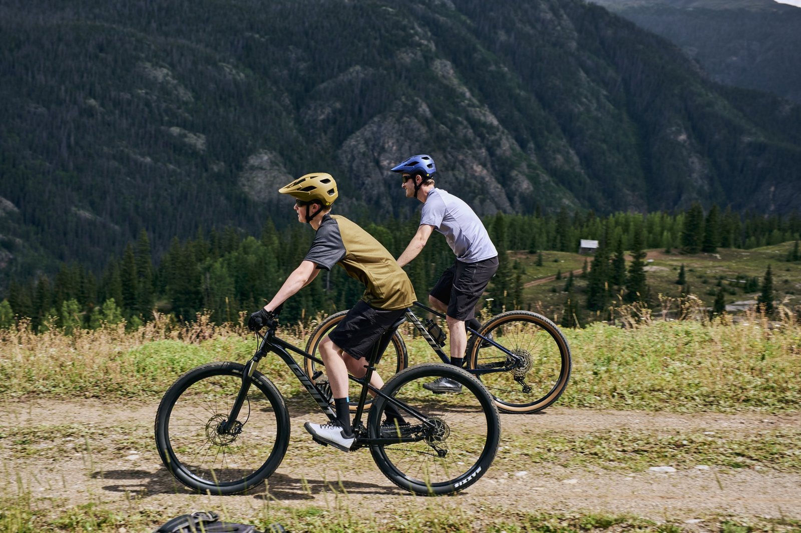 Giant Talon 29 4 riding in action