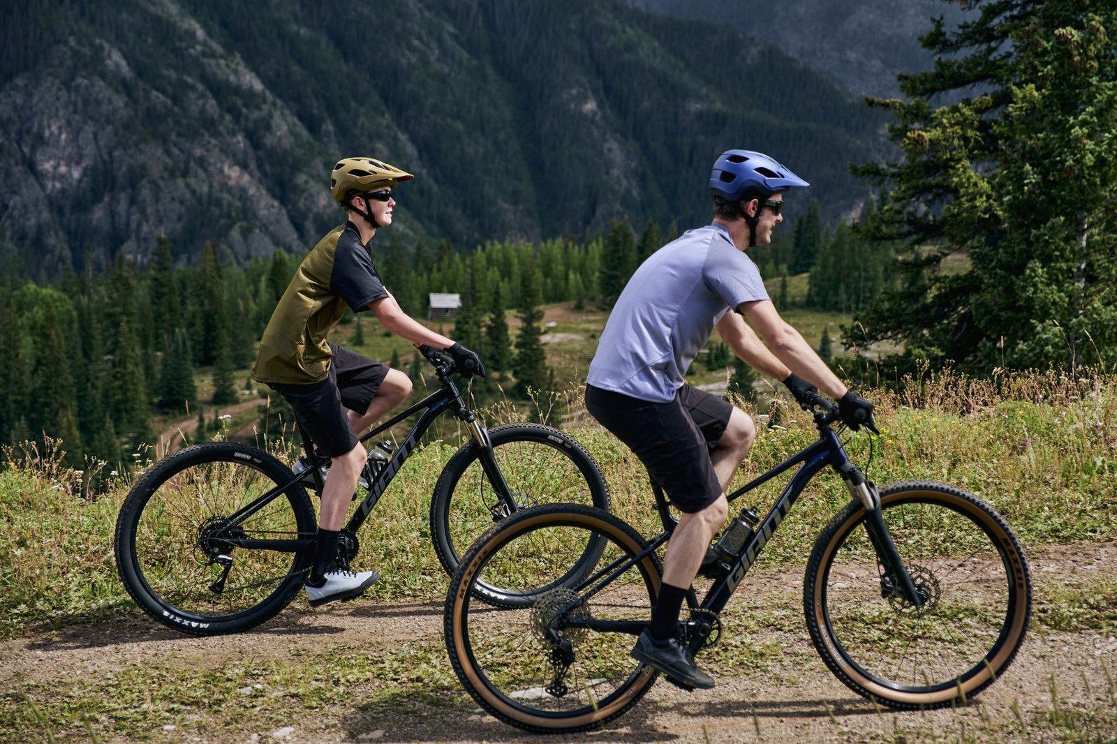 Giant Talon 29 3 riding in action