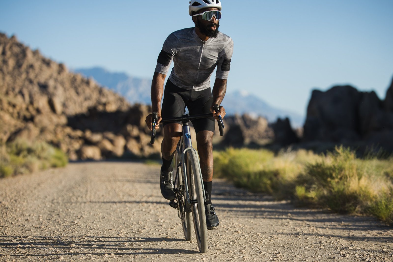 Giant Revolt Advanced Pro 1 riding in action